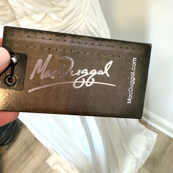 Mac Duggal Rosette Flower Halter Chiffon Gown In White 49333 Size 8 New - Picture 14 of 16